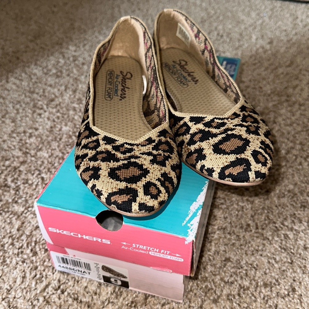 Skechers AIRCOOL pointed toe leopard flats